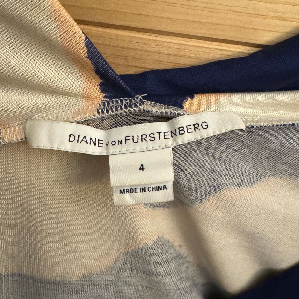 Diane VonFurstenberg Size 4 Bentley Ruched Wrap Silk 3/4 Dress - Picture 12 of 15